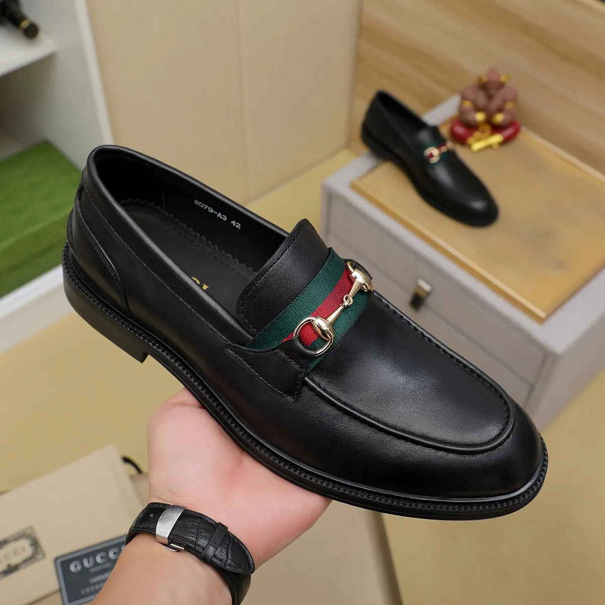 Men's shoes 💰460 💰💰Gucci official website men's business formal leather shoes update💥Hong Kong counters synchronize new styles💥completely one to one replica shipment👍zero difference in counter quality 0⃣️all made of imported first-layer cowhide on the outside with original hardware buckles➕water-dyed🐂leather lining production, color, code matching 39-44 (customized at 38.45.46)……